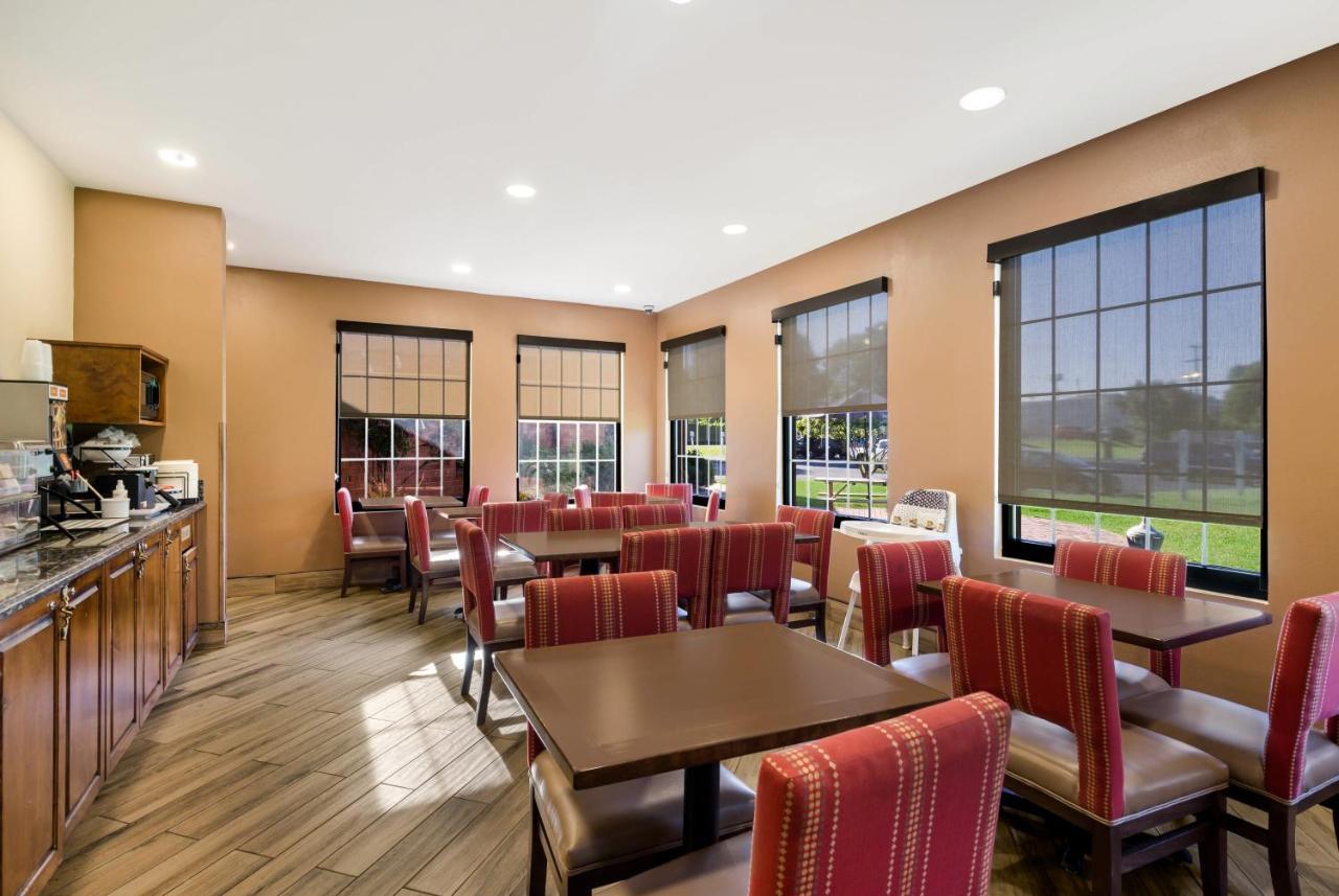Comfort Inn Virginia Horse Center Lexington Ngoại thất bức ảnh