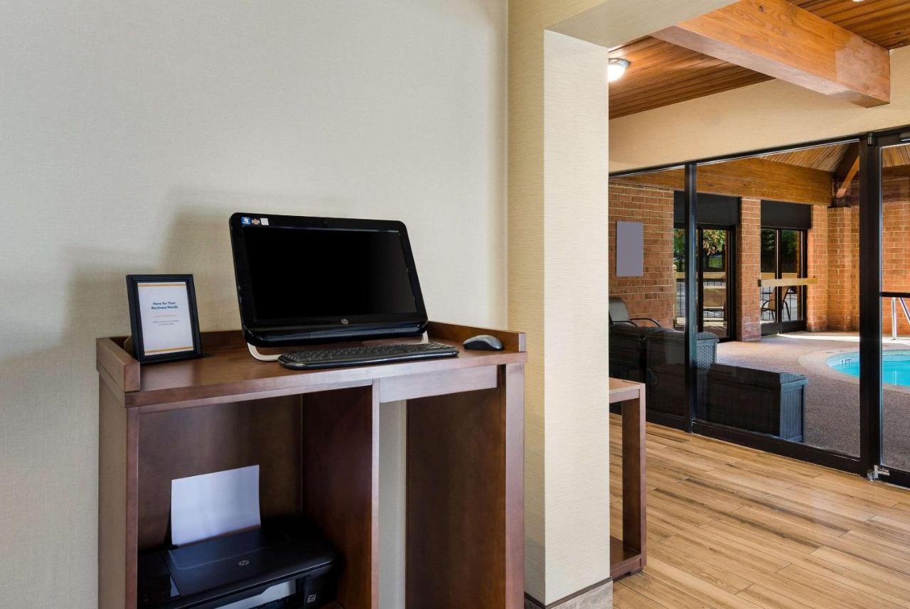 Comfort Inn Virginia Horse Center Lexington Ngoại thất bức ảnh